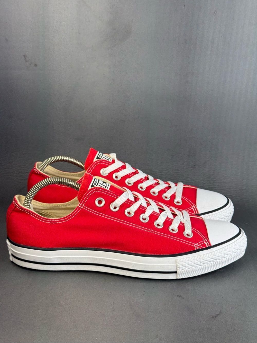 Converse chuck Taylor Allstar red sneaker shoes men’s size 9